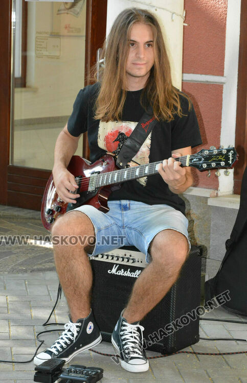 Студентският театрален фестивал „Сцена на края на града“ бе открит с изложба на плакати