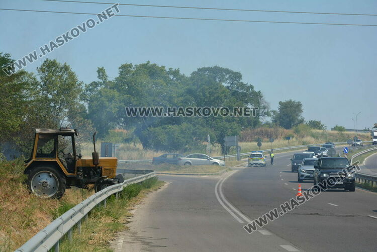 Без регистрационна табела е тракторът, който се самозапали и изпепели 12 дка нива с пшеница