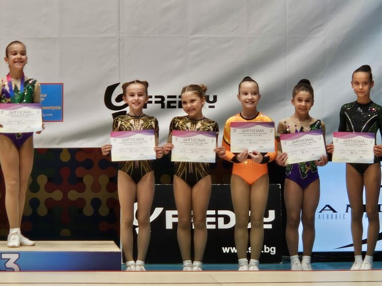 Състезателите на „Виолена“ с куп медали и призови места от национален турнир