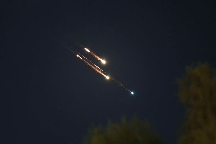 Иран стреля по военна база на САЩ, но внимаваше да не уцели