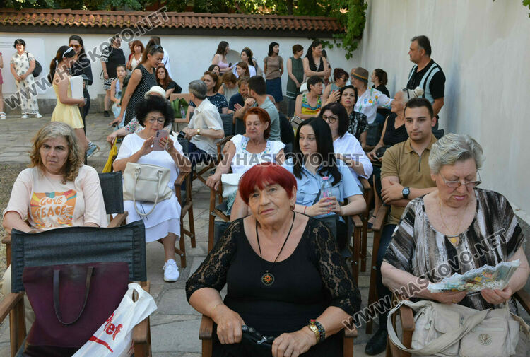 Актьорът Димитър Маринов представи в Хасково книгите си „Към сцената“ и „Към екрана“