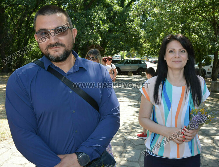 С венец от 77 ½ ароматни и лековити билки и конна езда започна Еньовден в Хасково 