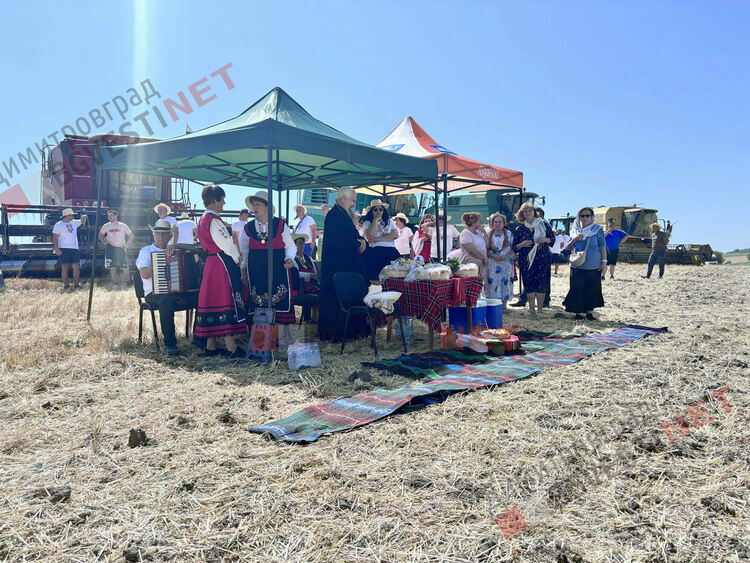 С ритуално зажънване в село Горски извор започна жътвената кампания в община Димитровград