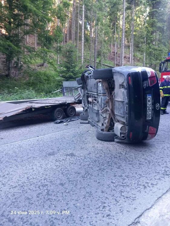 Катастрофа затвори пътя Проглед – Пампорово, двама са пострадали