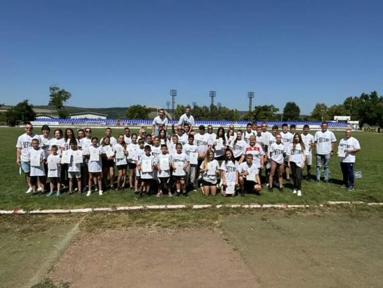 Заместник-кметът Станислава Генадиева официално даде начало на честванията по повод Международния олимпийски ден в Радомир