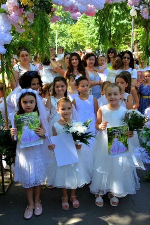 Стотици „калиници“ се събират в Асеновград на Еньовден