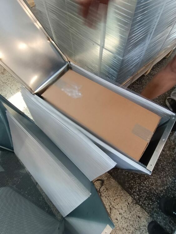 Откриха 1 500 000 контрабандни цигари в тир с части за климатици