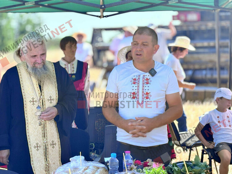 С ритуално зажънване в село Горски извор започна жътвената кампания в община Димитровград