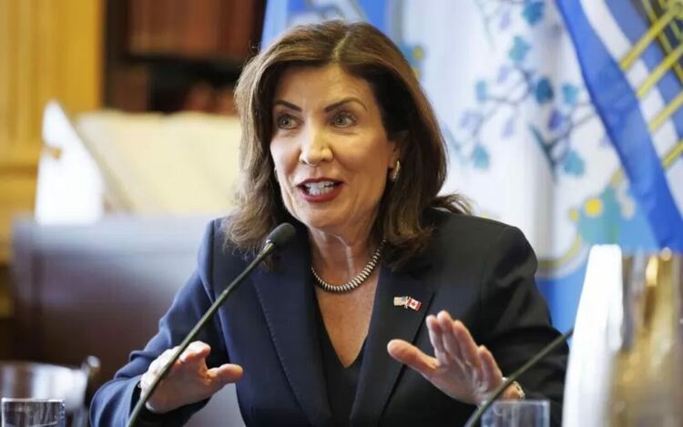 Губернаторът на щата Ню Йорк Кати Хокъл