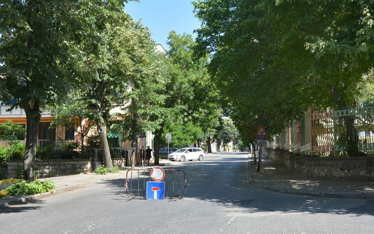 Затвориха ул. „Св. св. Кирил и Методий“ за подмяна на водопровод