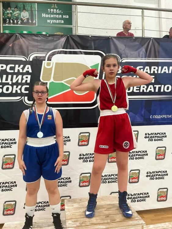 Боксьорките на „Севдалин Василев“ с три медала на първенството за девойки