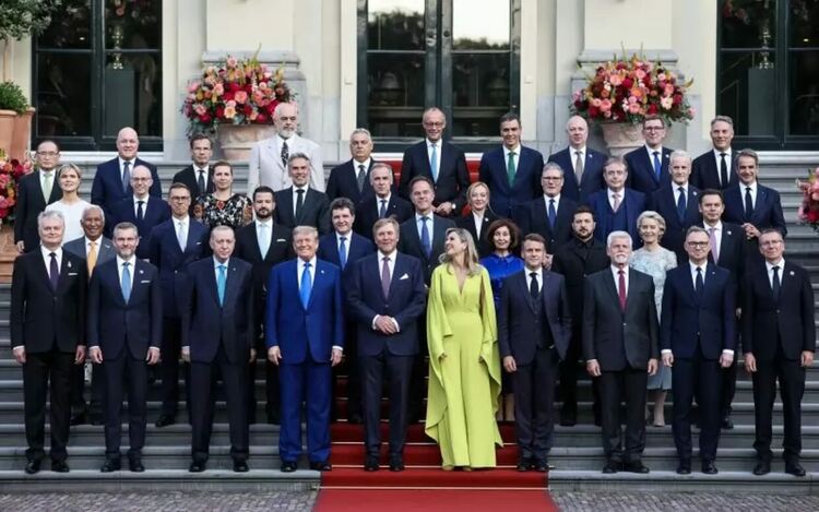 Лидерите се снимаха с краля на Нидерландия Вилем-Александър и кралица Максима