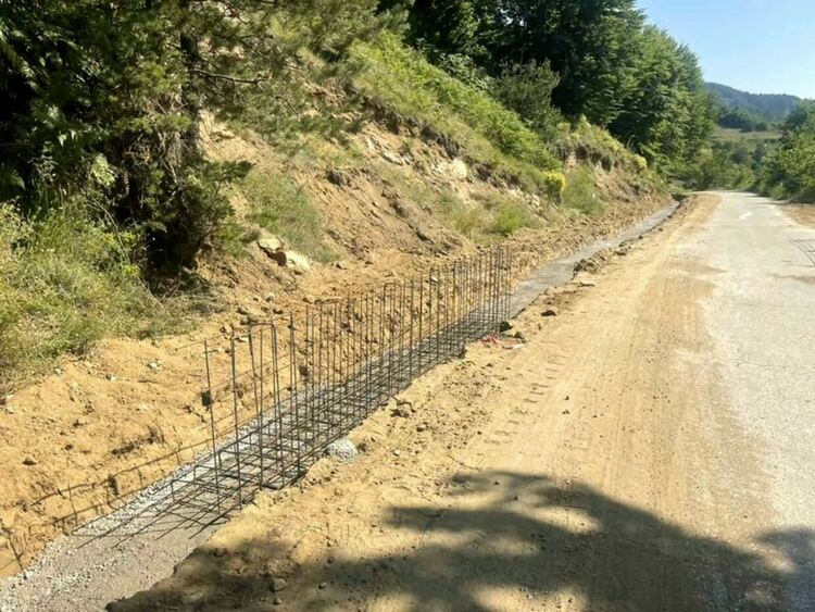 Стартира основният ремонт на пътя към село Средец в община Неделино