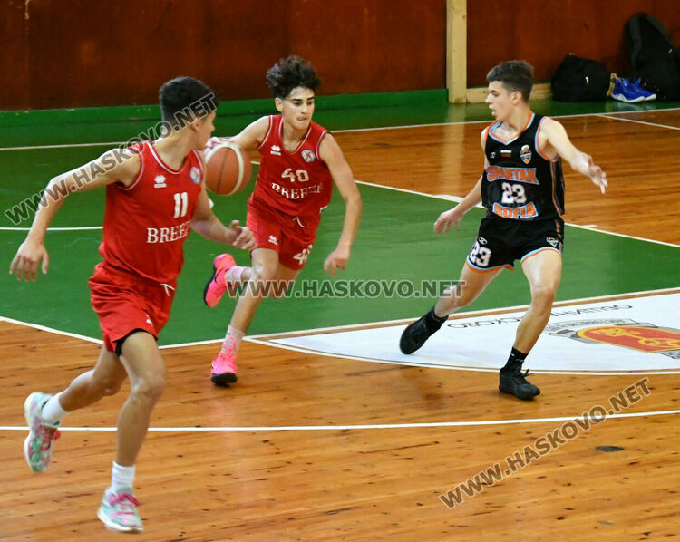 Баскетболистите на „Хасково“ са вицешампиони в Първа дивизия при юношите до 16 г.