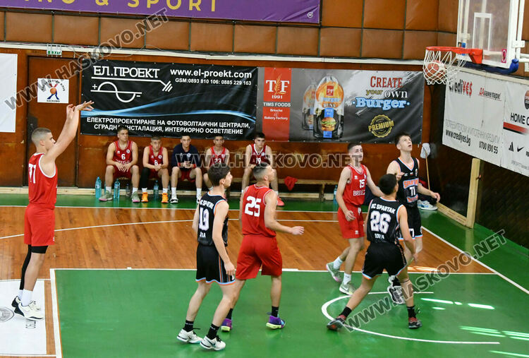 Баскетболистите на „Хасково“ са вицешампиони в Първа дивизия при юношите до 16 г.