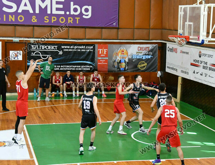 Баскетболистите на „Хасково“ са вицешампиони в Първа дивизия при юношите до 16 г.