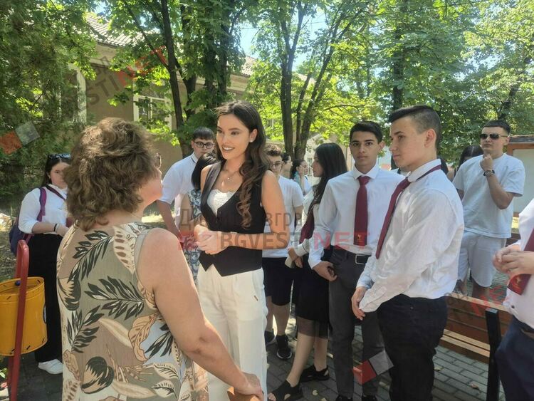 Мис България Симона Петрова стартира национална кампания "Спаси живот" от Димитровград