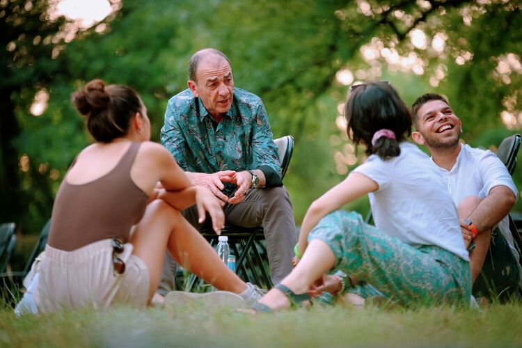 „Сцена на края на града“ вече на две сцени  