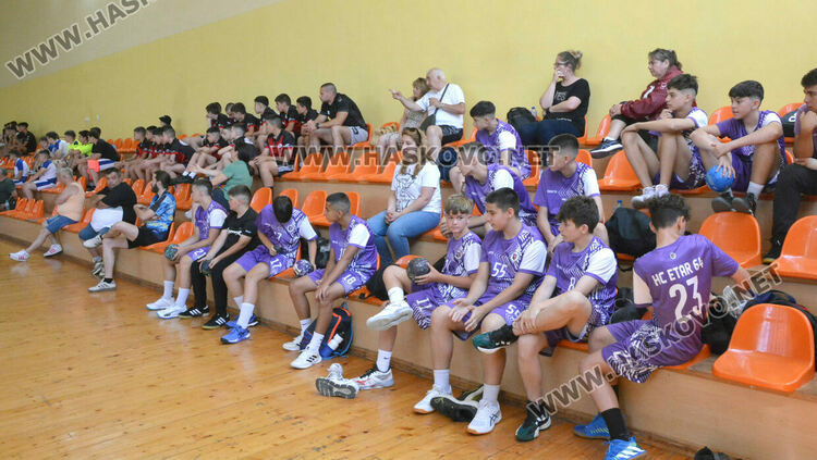 Хандбалистите на „Асти 91“ разгромиха „Левски“ (Левски) в първия мач от финалната фаза в Хасково