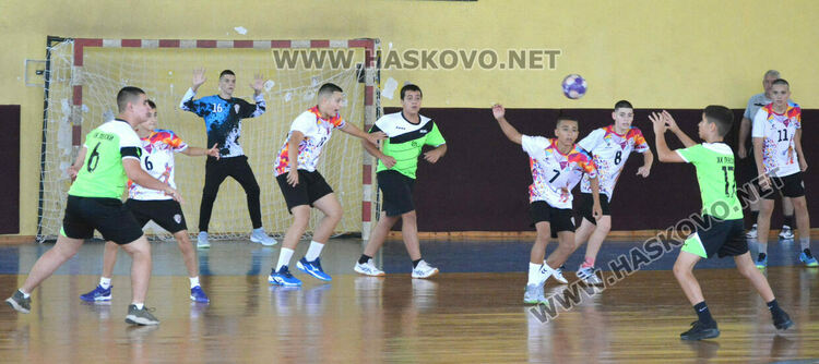 Хандбалистите на „Асти 91“ разгромиха „Левски“ (Левски) в първия мач от финалната фаза в Хасково