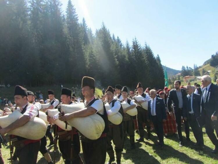 Над 300 гайдари засвирват в Стойките на  събора на гайдата "Апостол Кисьов"  