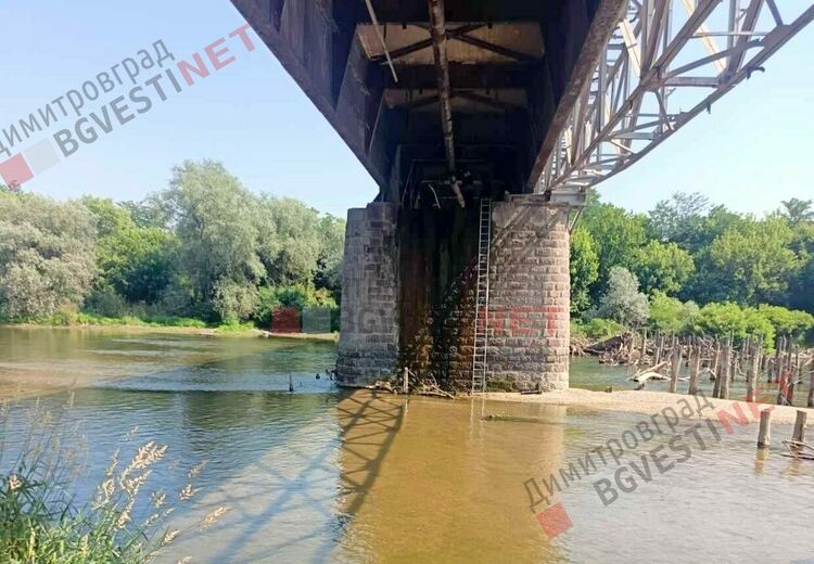 ВиК отстрани дългогодишен теч на питейна вода в река Марица