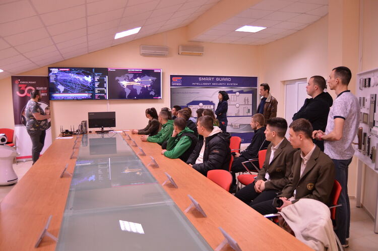 ВУСИ изгражда лидери по киберсигурност в дигиталния свят