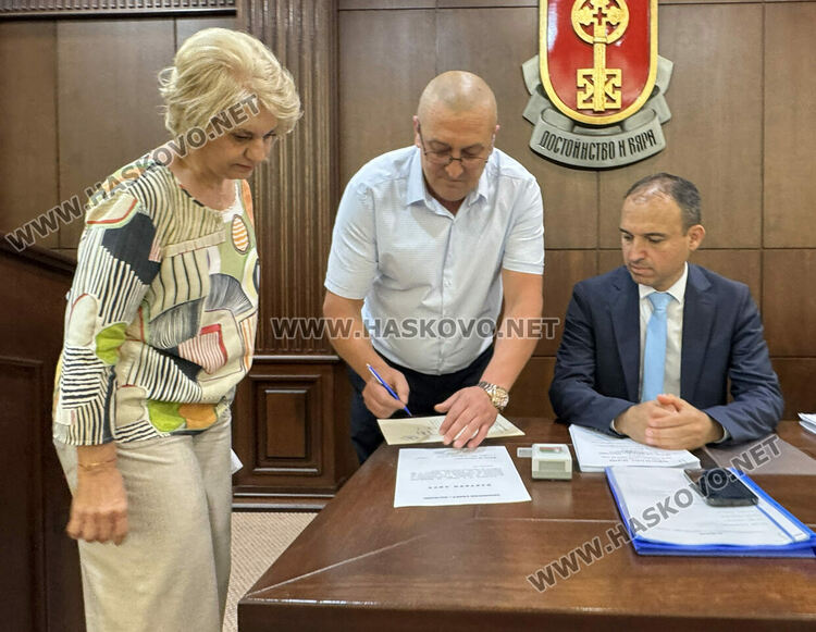 Ербил Неджиб положи клетва като кмет на Гълъбец