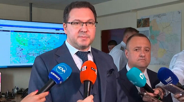 Министри ни баламосват с обещания - аха, да им повярваме. Идиоти и идиоти