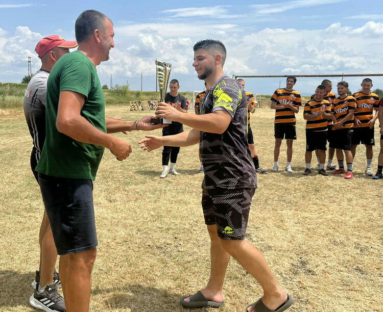 Футболистите на „Торнадо“ спечелиха благотворителен турнир