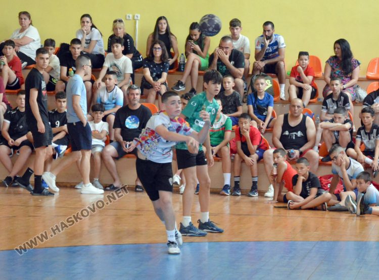  „Асти 91“ се класираха на финал след инфарктна победа и грозни сцени