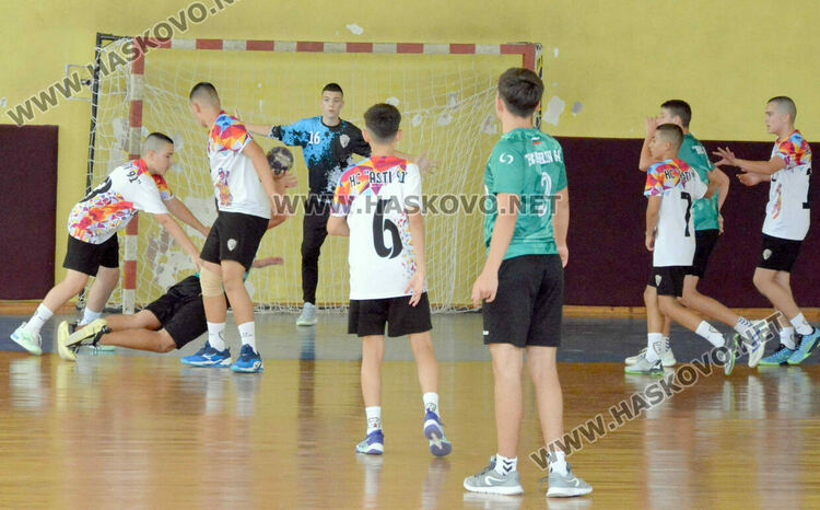  „Асти 91“ се класираха на финал след инфарктна победа и грозни сцени