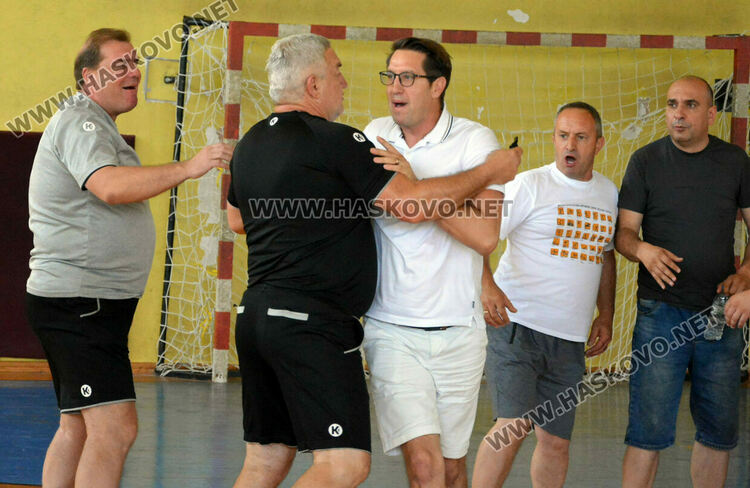  „Асти 91“ се класираха на финал след инфарктна победа и грозни сцени