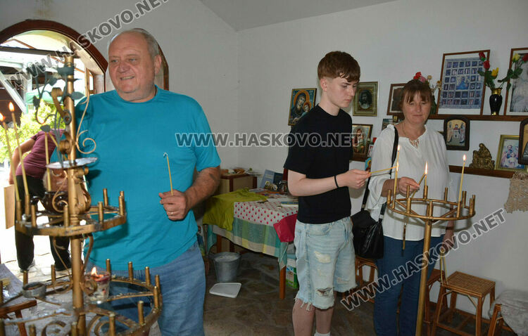 Два казана курбан за Петровден в Конуш