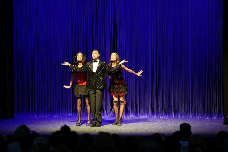 Чехов и концерт на Академичен народен хор за финал на „Сцена на края на града“ тази вечер