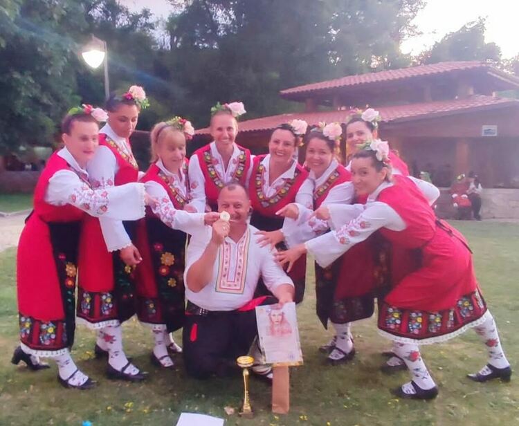 Танцов състав „Веселие“ се завърна със злато и бронз от международен фестивал 