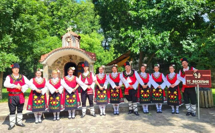Танцов състав „Веселие“ се завърна със злато и бронз от международен фестивал 