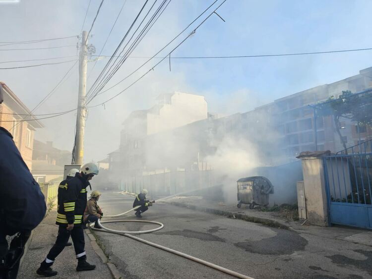 Горя трафопост на ул. „Липа“ в квартал „Куба“ в Хасково