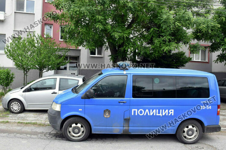 Задържаха мъж за кражба на телевизори, тонколона, електрожен и ъглошлайф