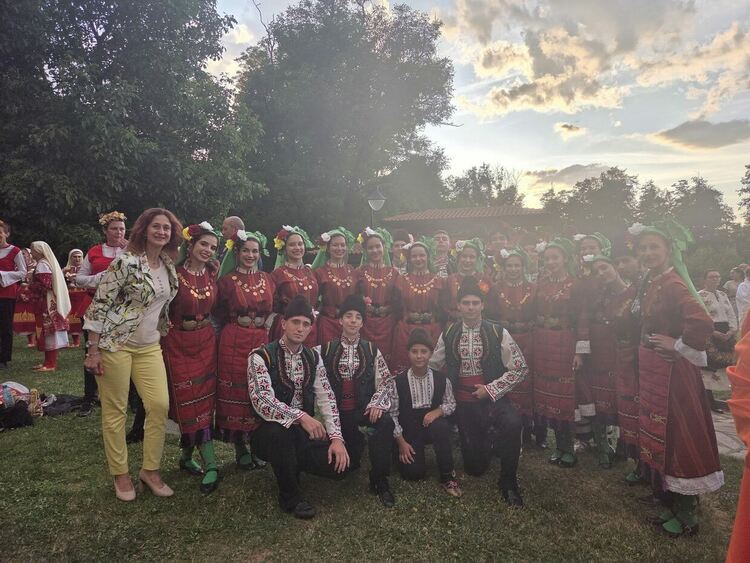 Ансамбъл „Орфей” при Дома на културата с нов успех – първо място на международния фолкфест „Рила ни гледа”