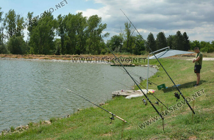 Шарани по три килограма удрят на язовира край Конуш