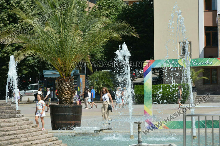 Слънце и облаци в последния ден на юни