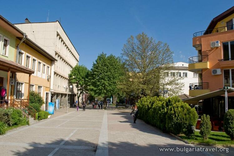 И в Девин въвеждат синя зона за паркиране