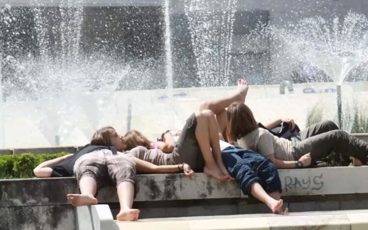 Европа е в капан на гореща вълна.