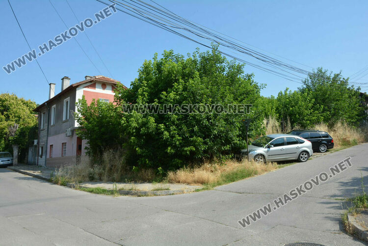 Съседи се жалват от рушаща се къща – паметник на културата