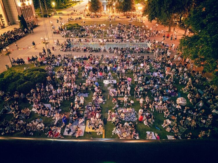 „Кино под звездите“