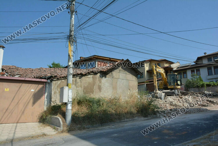 Съседи се жалват от рушаща се къща – паметник на културата