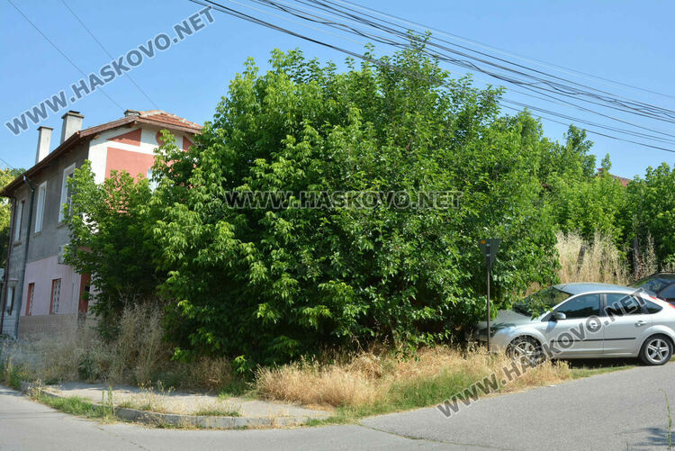 Съседи се жалват от рушаща се къща – паметник на културата