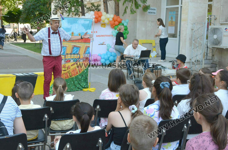 Със спектакъла на Янко Митев „Джаф и пустинята“ започна „Лято в библиотеката 2025“ 