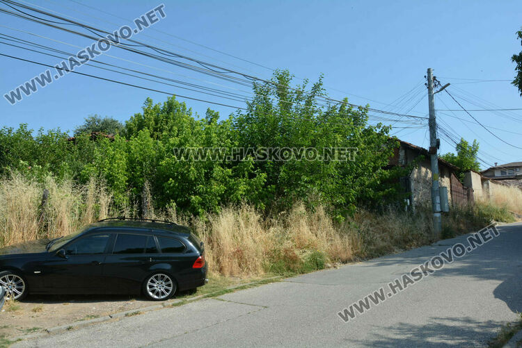 Съседи се жалват от рушаща се къща – паметник на културата